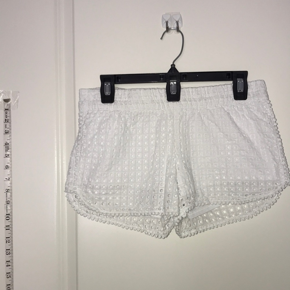 Lily Pulitzer Eyelet Shorts (B23)